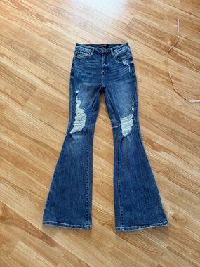 Awesome Ladies Judy Blue Flare Jeans - Sz 5/27
